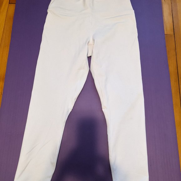 White fabletics leggings - Picture 4 of 5